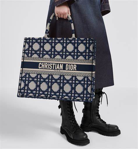 Enchance Your look with our top bags